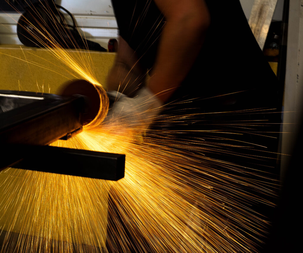 Découpe laser à Lyon : Votre partenaire industriel de précision - STTC